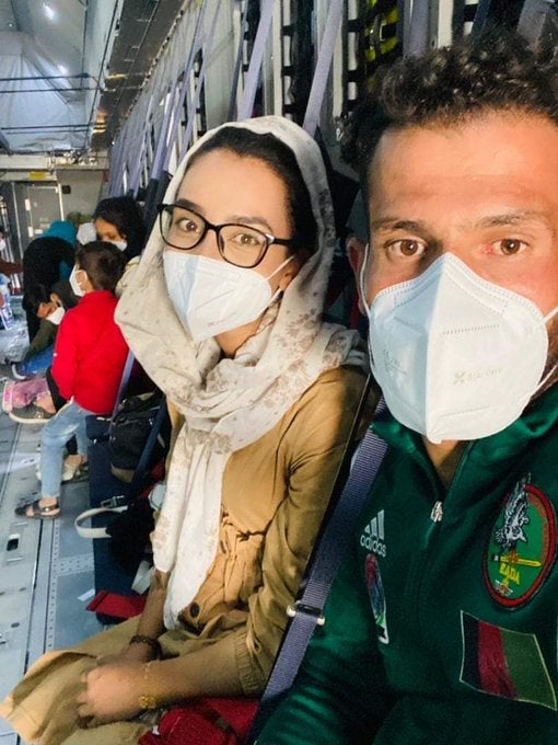 El Bidaideak Bilbao refugia a la afgana Nilofar Bayat: "Ser mujer y discapacitada es una doble condena con los talibanes" El Bidaideak Bilbao refugia a la afgana Nilofar Bayat: "Ser mujer y discapacitada es una doble condena con los talibanes"