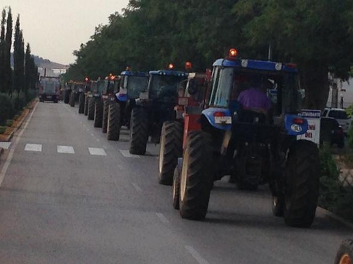 Viticultores de Valdepeñas convocan una tractorada para protestar contra los precios de la uva Viticultores de Valdepeñas convocan una tractorada para protestar contra los precios de la uva