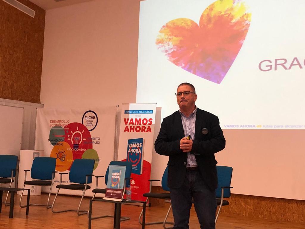 "Es fundamental que un empresario se rodee de gente que le transmita buena energía" "Es fundamental que un empresario se rodee de gente que le transmita buena energía"