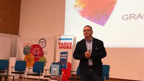 El coach empresarial Juan Emilio Albaladejo nos aconseja cómo afrontar la vuelta de las vacaciones. El coach empresarial Juan Emilio Albaladejo nos aconseja cómo afrontar la vuelta de las vacaciones.
