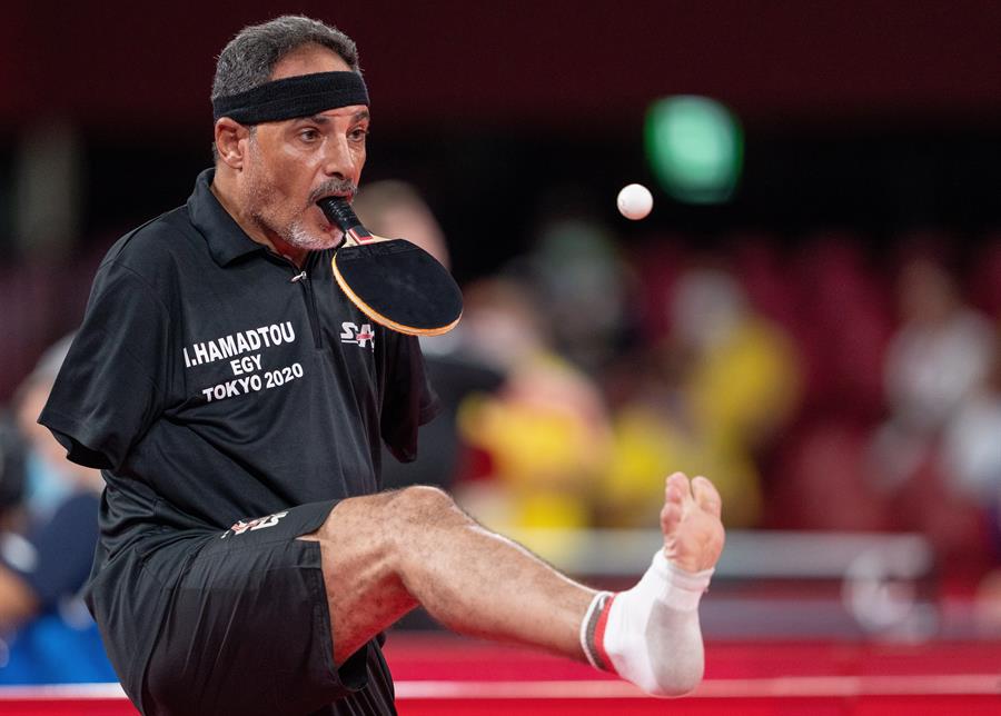 Ibrahim Hamadtou, el jugador de tenis de mesa sin brazos que asombra al mundo Ibrahim Hamadtou, el jugador de tenis de mesa sin brazos que asombra al mundo