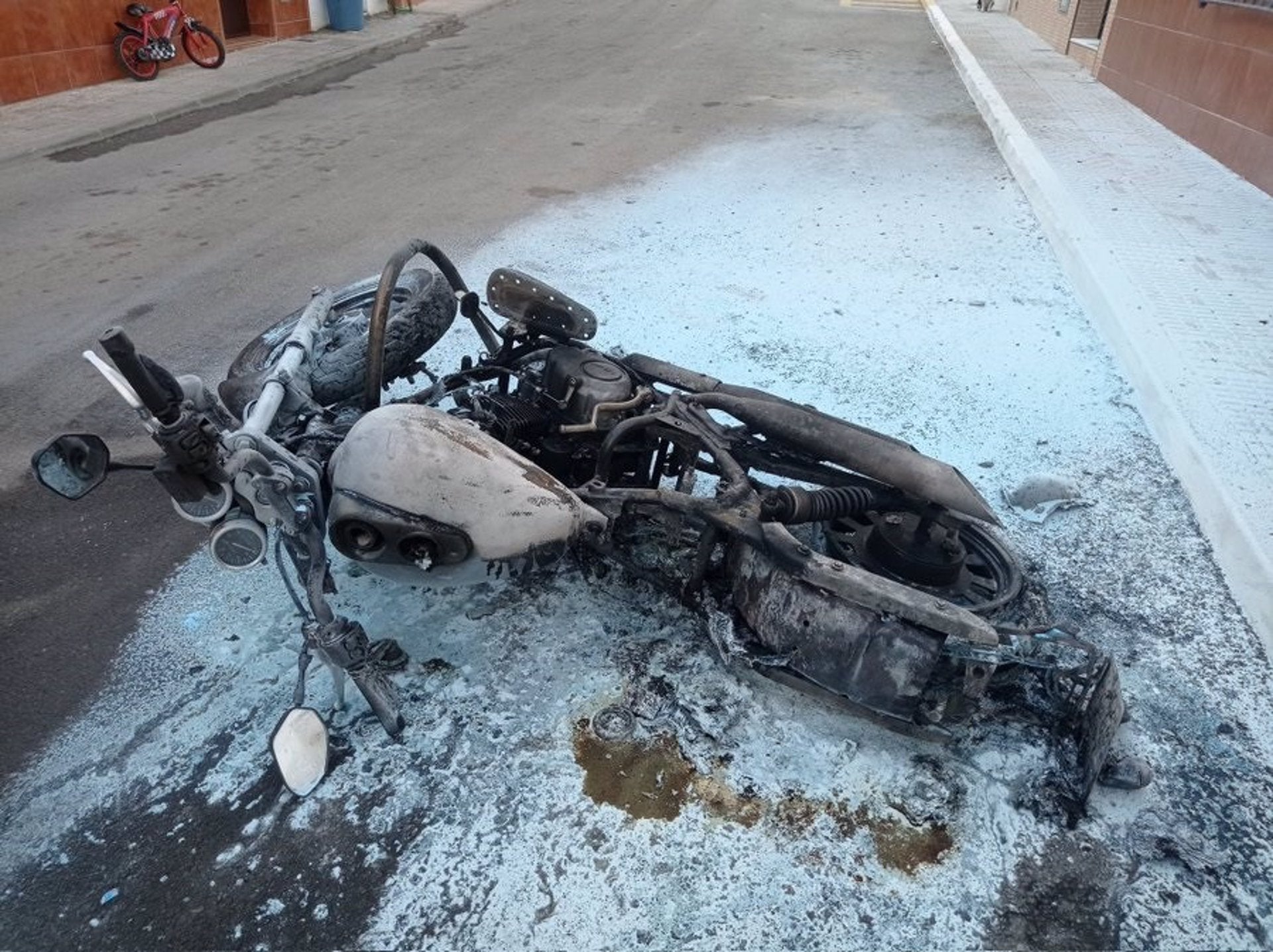 Detenido un hombre en La Puebla de Cazalla por agredir presuntamente a su pareja y disparar al aire en plena calle Detenido un hombre en La Puebla de Cazalla por agredir presuntamente a su pareja y disparar al aire en plena calle