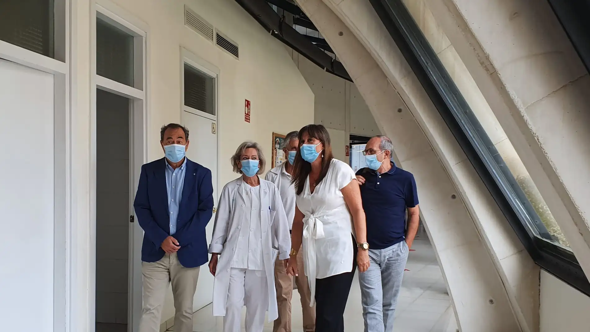 Sira Repollés en su visita al centro de salud de Santa Isabel