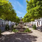 Una avenida de Puerto Serrano Una avenida de Puerto Serrano