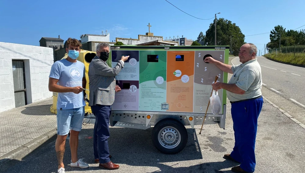 Navia dispone de punto limpio movil para la zona rural. Navia dispone de punto limpio movil para la zona rural.