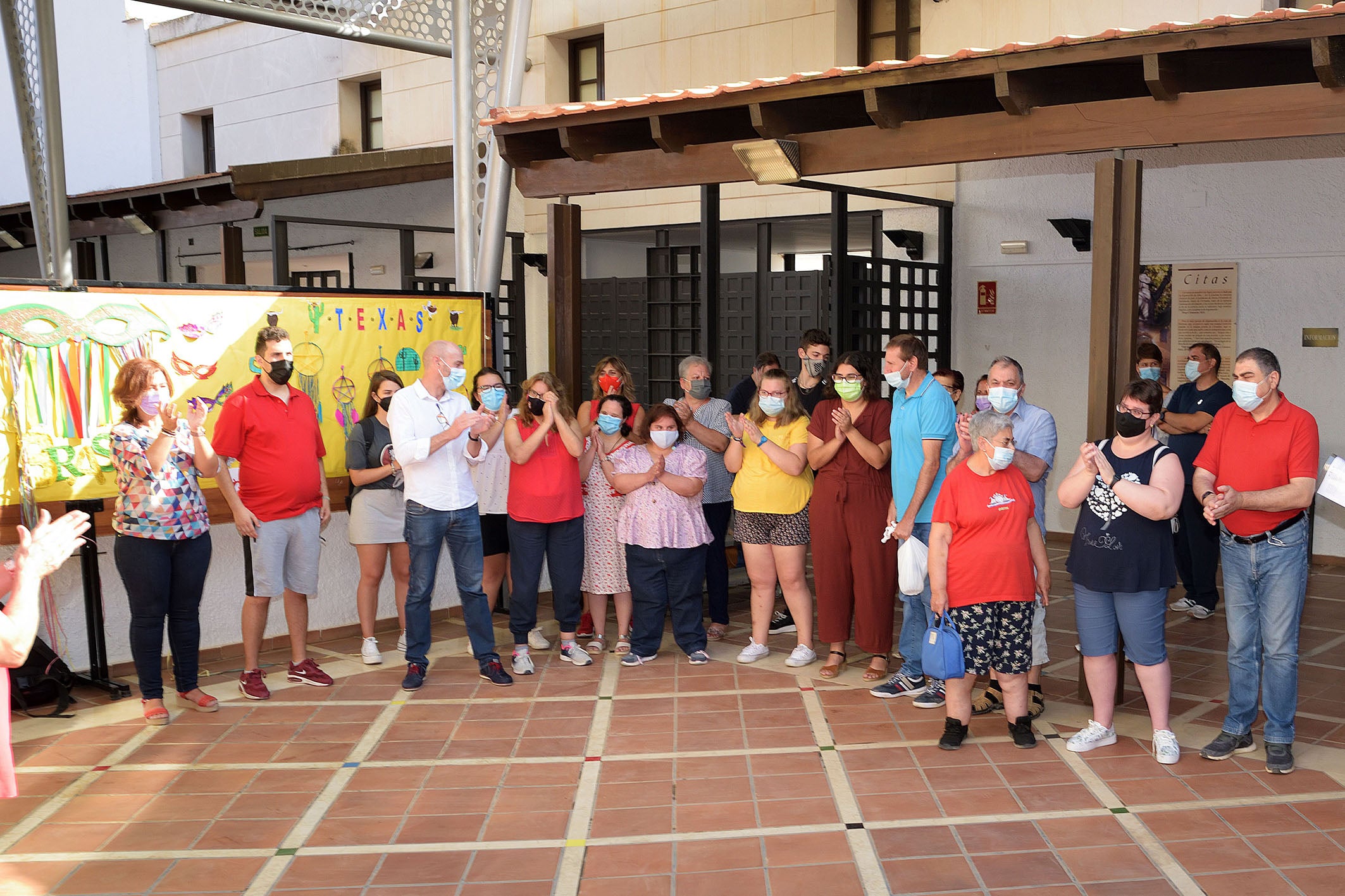 ‘Vuelta al Mundo con Brazos Abiertos’ en Argamasilla de Alba ‘Vuelta al Mundo con Brazos Abiertos’ en Argamasilla de Alba