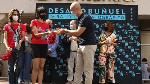 El rally ha arrancado a las doce del mediodía desde la Plaza del Torico Desafío Buñuel