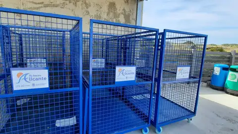 Jaulas para el depósito de enseres en el punto limpio de Tabarca Jaulas para el depósito de enseres en el punto limpio de Tabarca