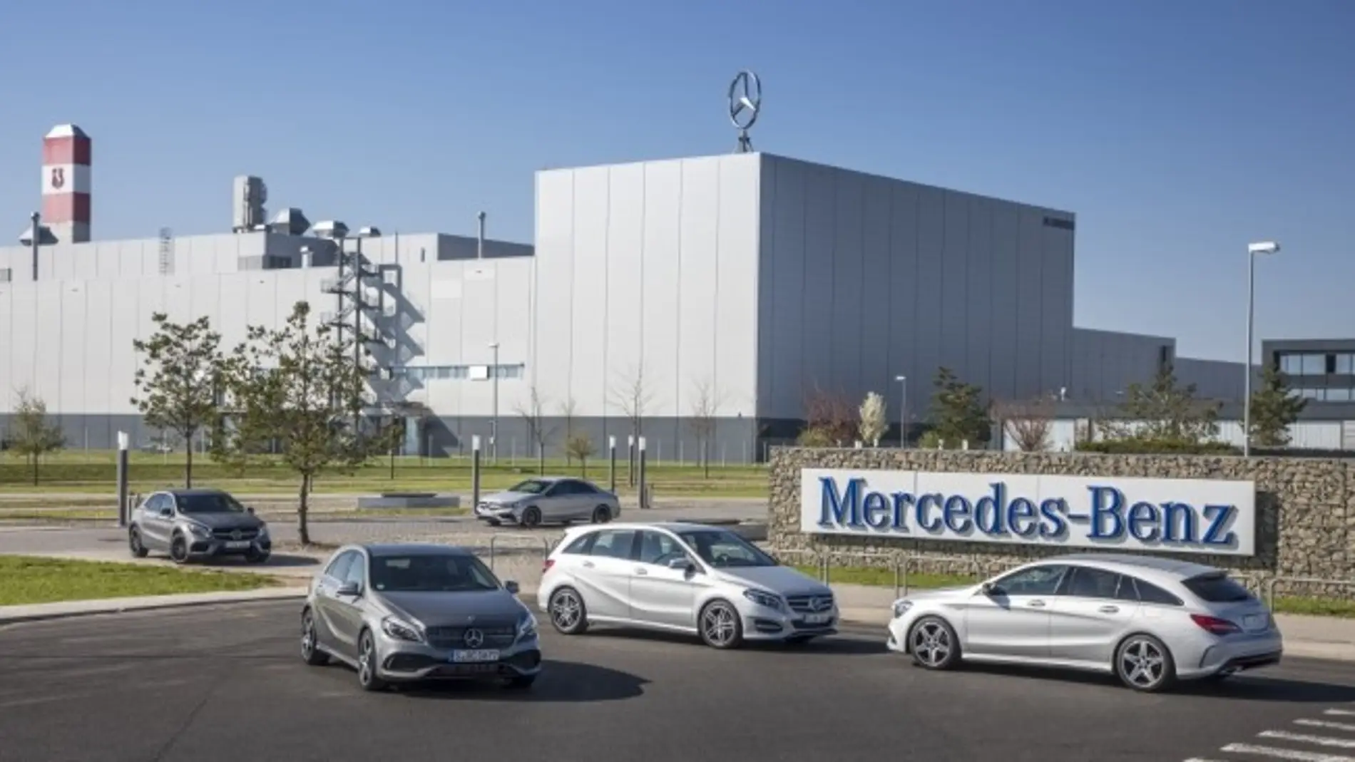   Mercedes parará la semana que viene por falta de semiconductores sacrificando la producción de casi 3 mil furgonetas 