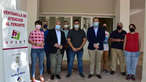 Abierto el servicio de Ventanilla Única para facilitar los trámites de las actividades que tendrán lugar en el Reciento Ferial Abierto el servicio de Ventanilla Única para facilitar los trámites de las actividades que tendrán lugar en el Reciento Ferial