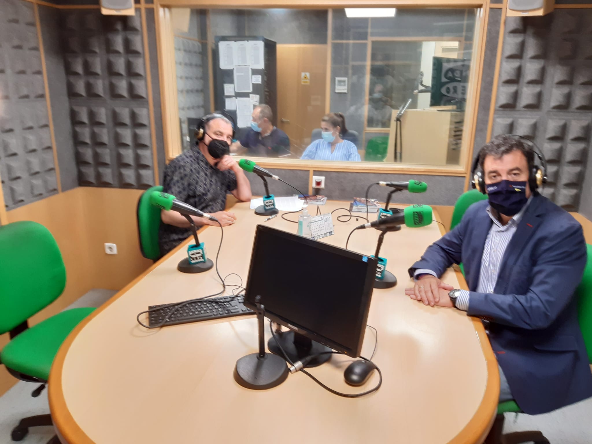 Román Rodríguez, conselleiro de Educación: "Haremos una campaña para incentivar la vacunación entre el profesorado" Román Rodríguez, conselleiro de Educación: "Haremos una campaña para incentivar la vacunación entre el profesorado"