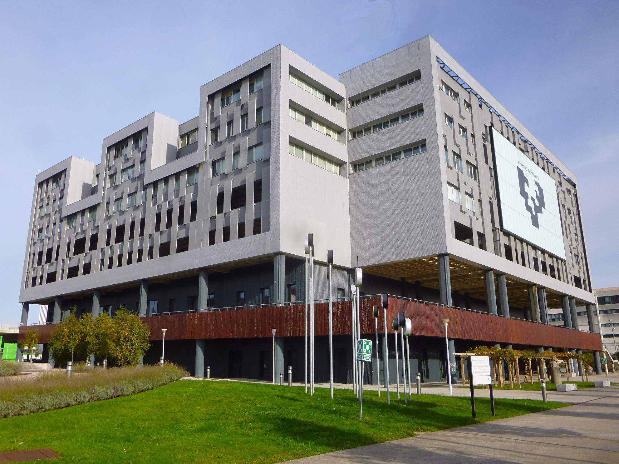 Las tres universidades vascas quieren lograr la total presencialidad en el nuevo curso Las tres universidades vascas quieren lograr la total presencialidad en el nuevo curso