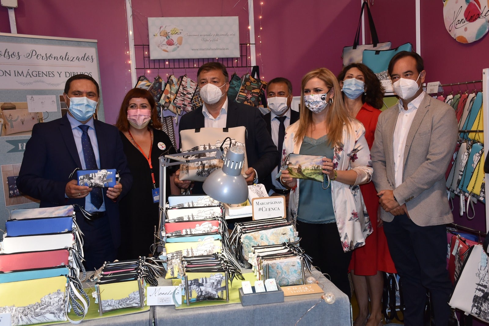 Piezas artesanas en una feria en Cuenca con más de tres décadas Piezas artesanas en una feria en Cuenca con más de tres décadas