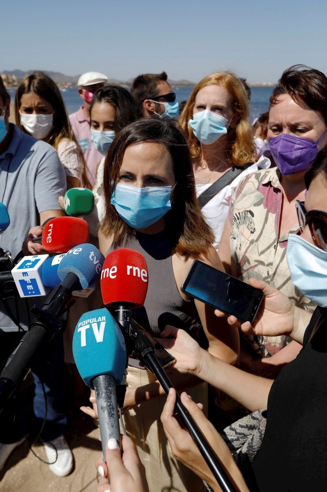 Ione Belarra avisa que los responsables de contaminar el Mar Menor "pagarán por el daño generado" Ione Belarra avisa que los responsables de contaminar el Mar Menor "pagarán por el daño generado"