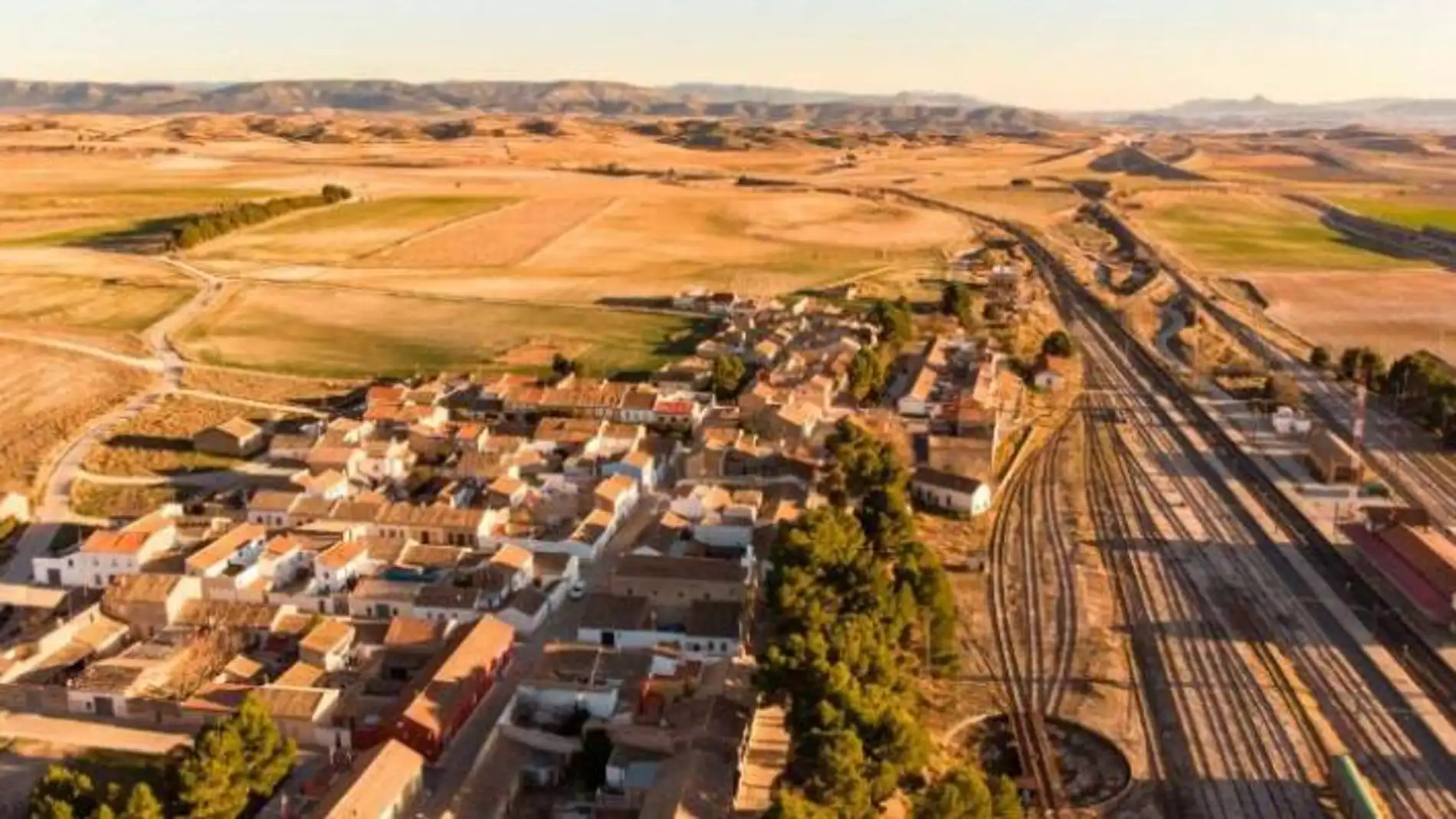 Poblado ferroviario de La Encina en Villena.