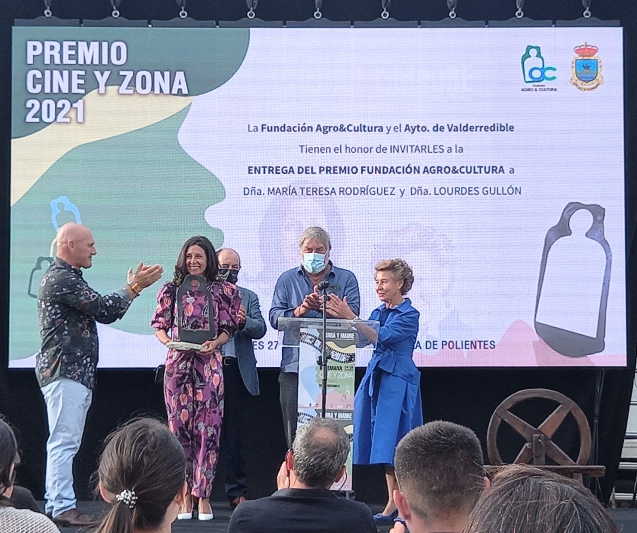 El Festival Cine y Zona de Valderredible premia a Galletas Gullón por su actividad económica en la región El Festival Cine y Zona de Valderredible premia a Galletas Gullón por su actividad económica en la región