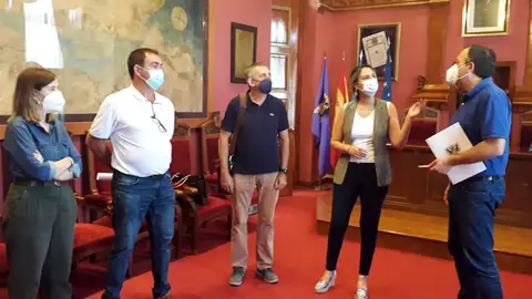 Los asistentes al encuentro en Villaviciosa Los asistentes al encuentro en Villaviciosa