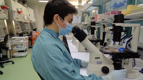 Edwards Pradenas, investigador predoctoral en IrsiCaixa 