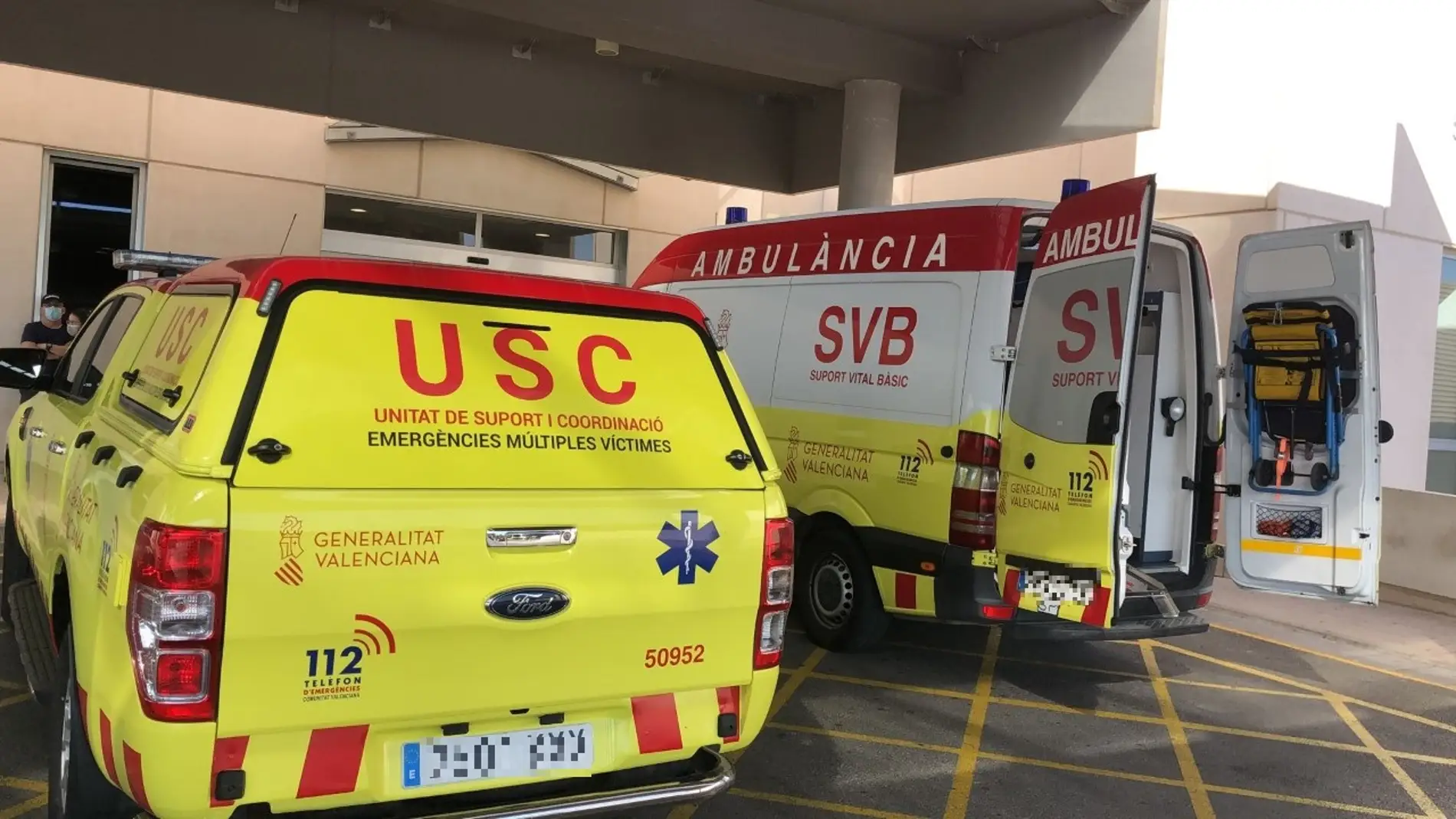El Vehículo de Intervención Rápida (VIR) de Elche en el área de Urgencias del Hospital Universitario del Vinalopó.