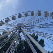 La noria, una de las atracciones en el recinto ferial La noria, una de las atracciones en el recinto ferial