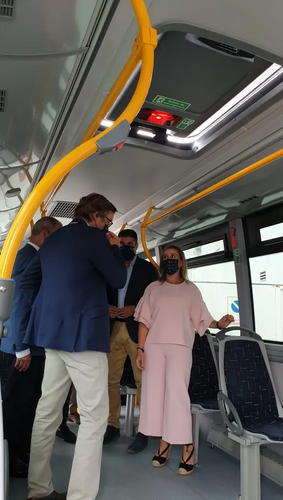 TRANSPORTE PÚBLICO DE CALIDADE E GRATIS PARA MENORES DE 21 ANOS COA TARXETA XENTE NOVA TRANSPORTE PÚBLICO DE CALIDADE E GRATIS PARA MENORES DE 21 ANOS COA TARXETA XENTE NOVA