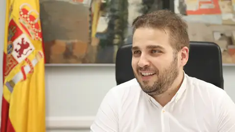Adrián Ballester anuncia que renuncia a sus cargos políticos por motivos profesionales y personales politico