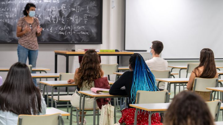 El PP de Badajoz reclama una "vuelta segura" a las aulas y sin flexibilizar las medidas de seguridad El PP de Badajoz reclama una "vuelta segura" a las aulas y sin flexibilizar las medidas de seguridad