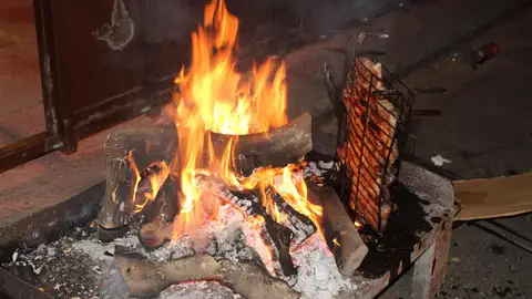 Imagen de hoguera durante la xulla de Vila-real. Imagen de hoguera durante la xulla de Vila-real.