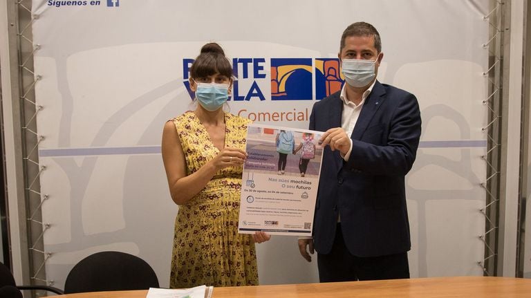 Nas suas mochilas o seu futuro, campaña solidaria do CC Ponte Vella Nas suas mochilas o seu futuro, campaña solidaria do CC Ponte Vella