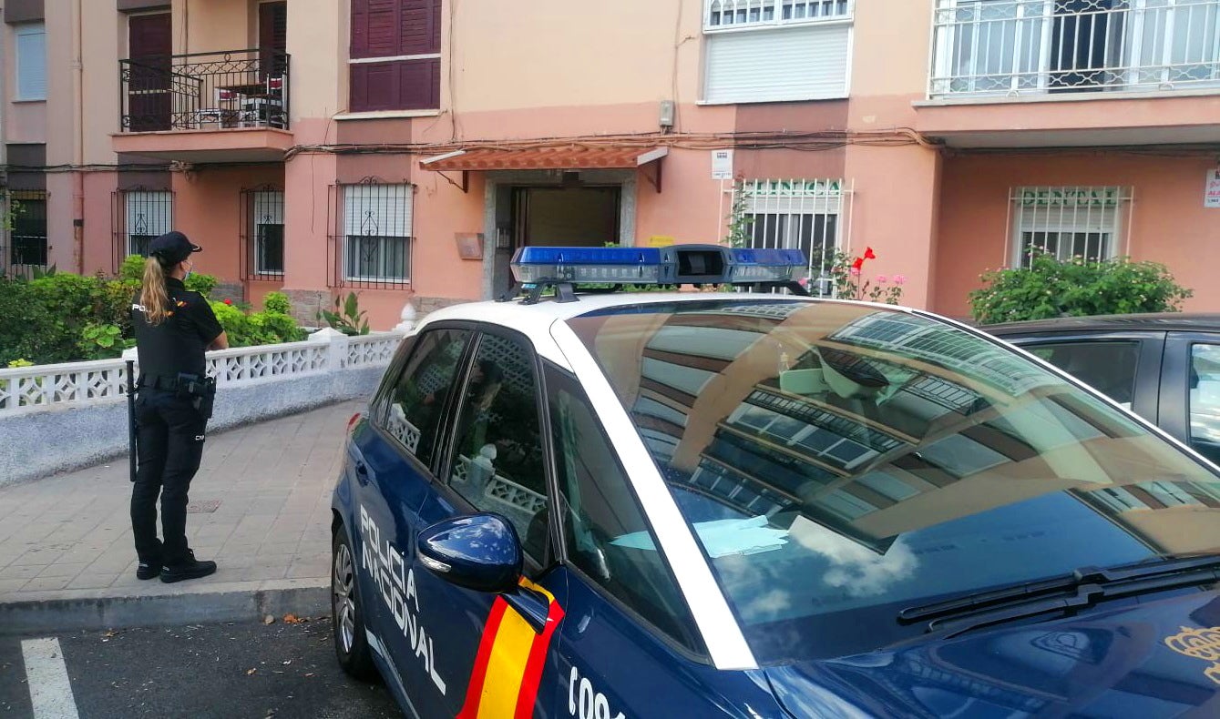 La Policía Nacional salva la vida de una mujer agredida a manos de su pareja La Policía Nacional salva la vida de una mujer agredida a manos de su pareja
