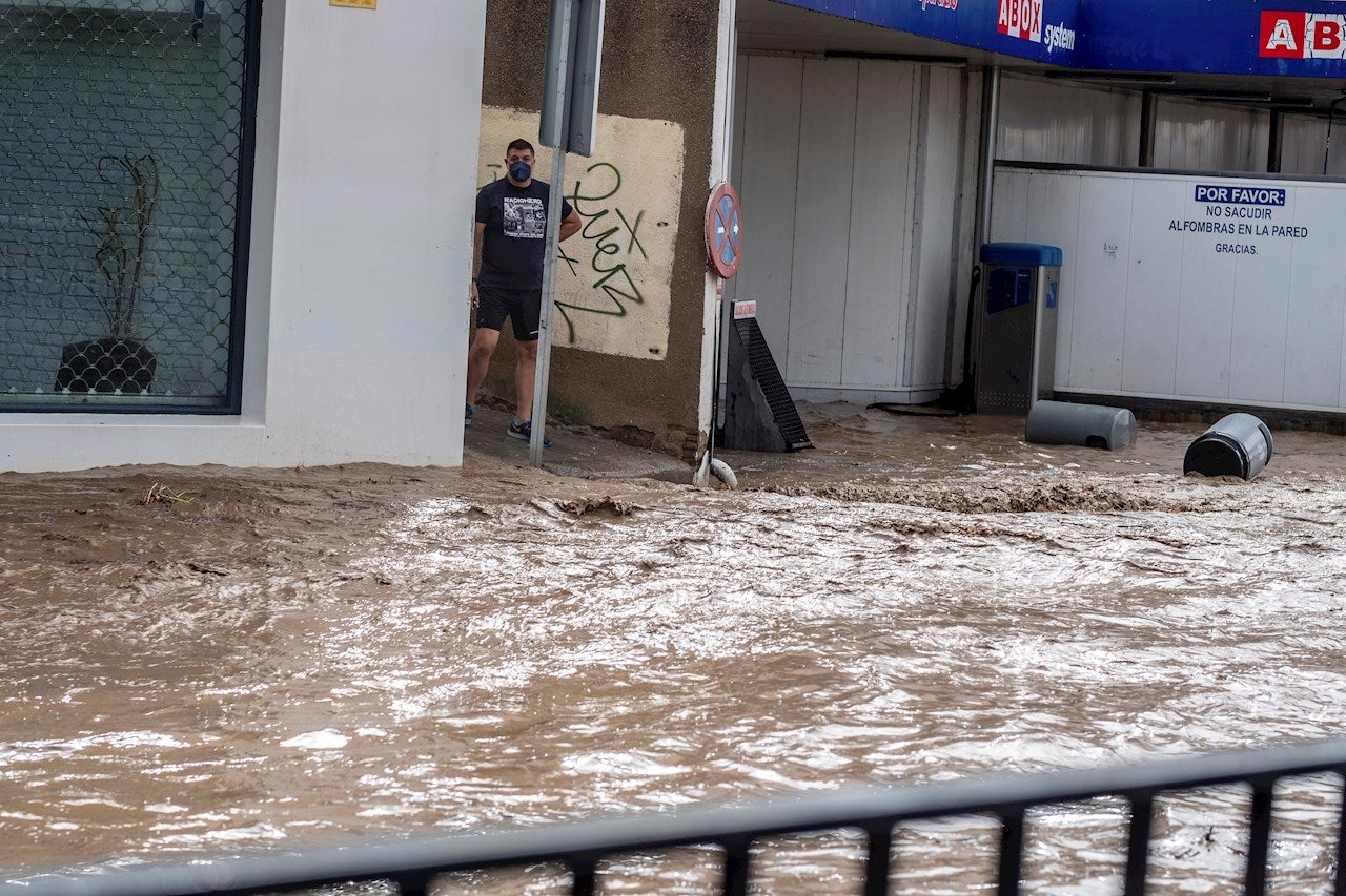 Los errores de urbanización y el papel de la sociedad ante las inundaciones Los errores de urbanización y el papel de la sociedad ante las inundaciones