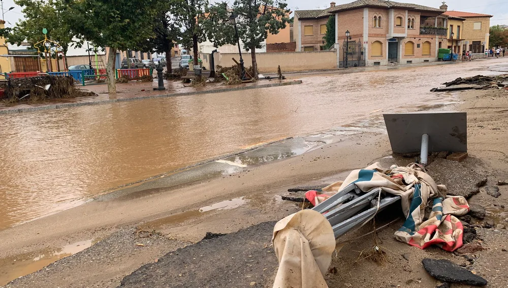 Imágenes de las calles de Guadamur inundadas por el paso de la DANA