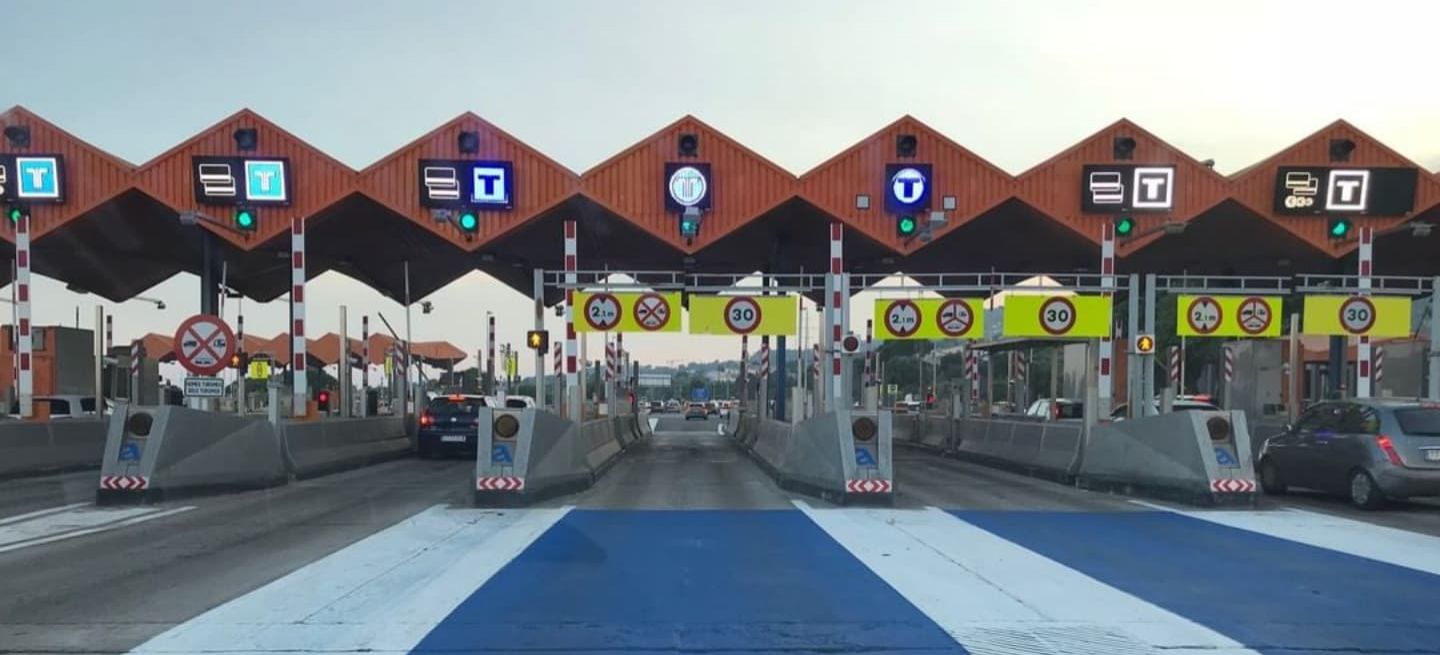 Los transportistas no ven claro utilizar la autopista y optan por la Nacional Los transportistas no ven claro utilizar la autopista y optan por la Nacional