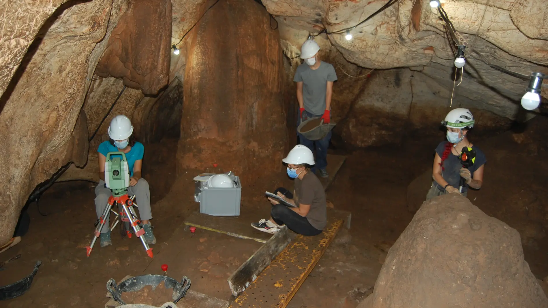 Excavaciones de Cova del Randero en Pedreguer