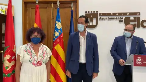 Gloria Pacheco se encargará este año de pronunciar el pregón de las Fiestas Mayores de Elda de 2021. Gloria Pacheco se encargará este año de pronunciar el pregón de las Fiestas Mayores de Elda de 2021.