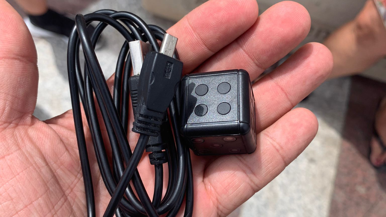 Detienen en Arenales del Sol de Elche a un hombre que grababa en vídeo a mujeres que estaban en la playa Detienen en Arenales del Sol de Elche a un hombre que grababa en vídeo a mujeres que estaban en la playa