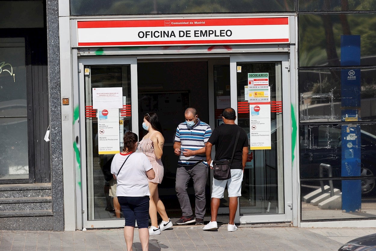 Baleares lidera el descenso del paro en agosto, con un 34% menos que en 2020 aunque un 25% por encima de 2019 Baleares lidera el descenso del paro en agosto, con un 34% menos que en 2020 aunque un 25% por encima de 2019