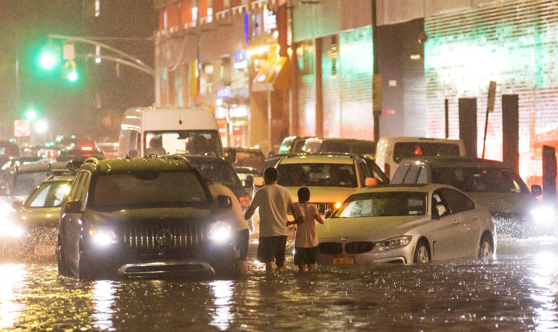 Las fuertes tormentas dejan en Nueva York nueve muertos, entre ellos un niño Las fuertes tormentas dejan en Nueva York nueve muertos, entre ellos un niño