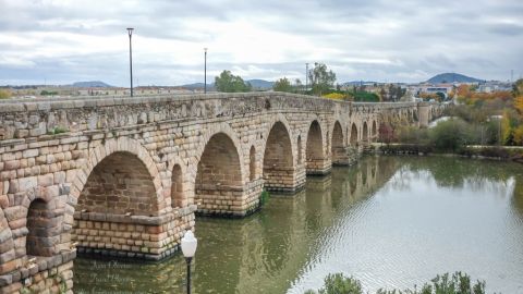 Polic&iacute;a Nacional rescata a una mujer del r&iacute;o Guadiana cerca del Puente Romano