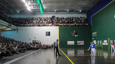 Frontón Adarraga Frontón Adarraga homenaje a la pelota