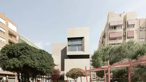 Figuración del centro sociocultural de Torrefiel Frenazo a las obras
