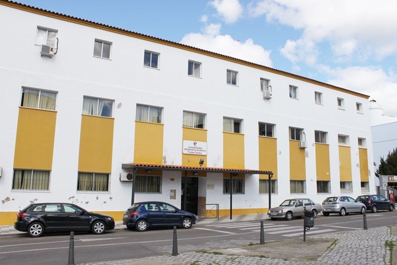El Conservatorio “Esteban Sánchez” incluye en su oferta educativa estudios de Oboe El Conservatorio “Esteban Sánchez” incluye en su oferta educativa estudios de Oboe