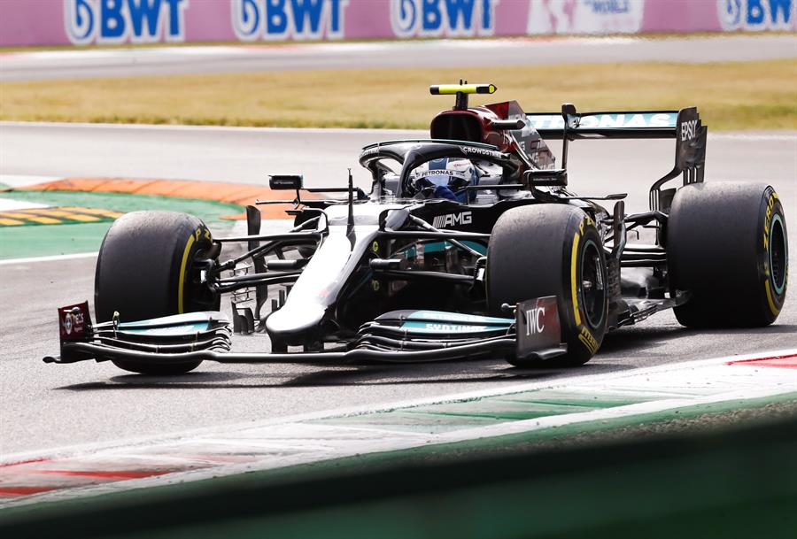Bottas se lleva la 'pole' para la clasificación sprint. Sáinz, séptimo y Fernando Alonso, decimotercero Bottas se lleva la 'pole' para la clasificación sprint. Sáinz, séptimo y Fernando Alonso, decimotercero