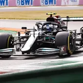Bottas se lleva la 'pole' para la clasificación esprint. Sáinz, séptimo y Fernando Alonso, decimotercero Bottas se lleva la 'pole' para la clasificación esprint. Sáinz, séptimo y Fernando Alonso, decimotercero