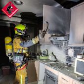 Dos mujeres intoxicadas al tratar de sofocar un incendio en su vivienda de Polop