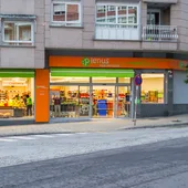 Grupo Cuevas culmina su plan de renovación de supermercados al formato Plenus Grupo Cuevas culmina su plan de renovación de supermercados al formato Plenus