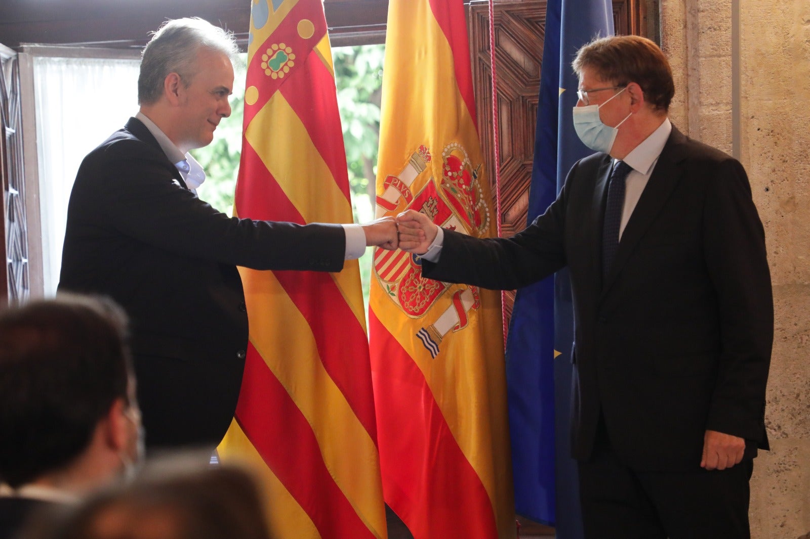 Héctor Illueca asume el cargo de Vicepresidente Segundo del Consell y la Consellería de Vivienda Héctor Illueca asume el cargo de Vicepresidente Segundo del Consell y la Consellería de Vivienda