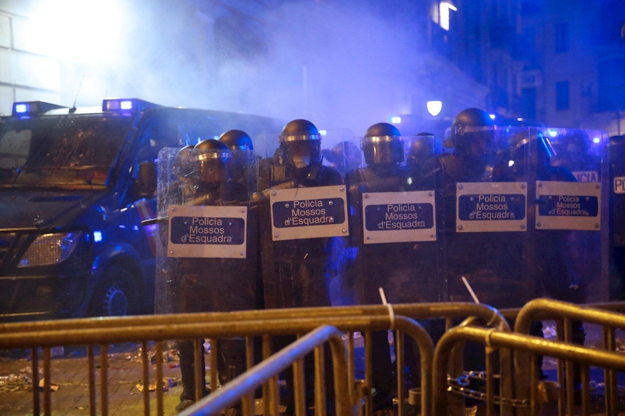 Dos detenidos por los incidentes en Via Laietana tras la marcha de la Diada Dos detenidos por los incidentes en Via Laietana tras la marcha de la Diada
