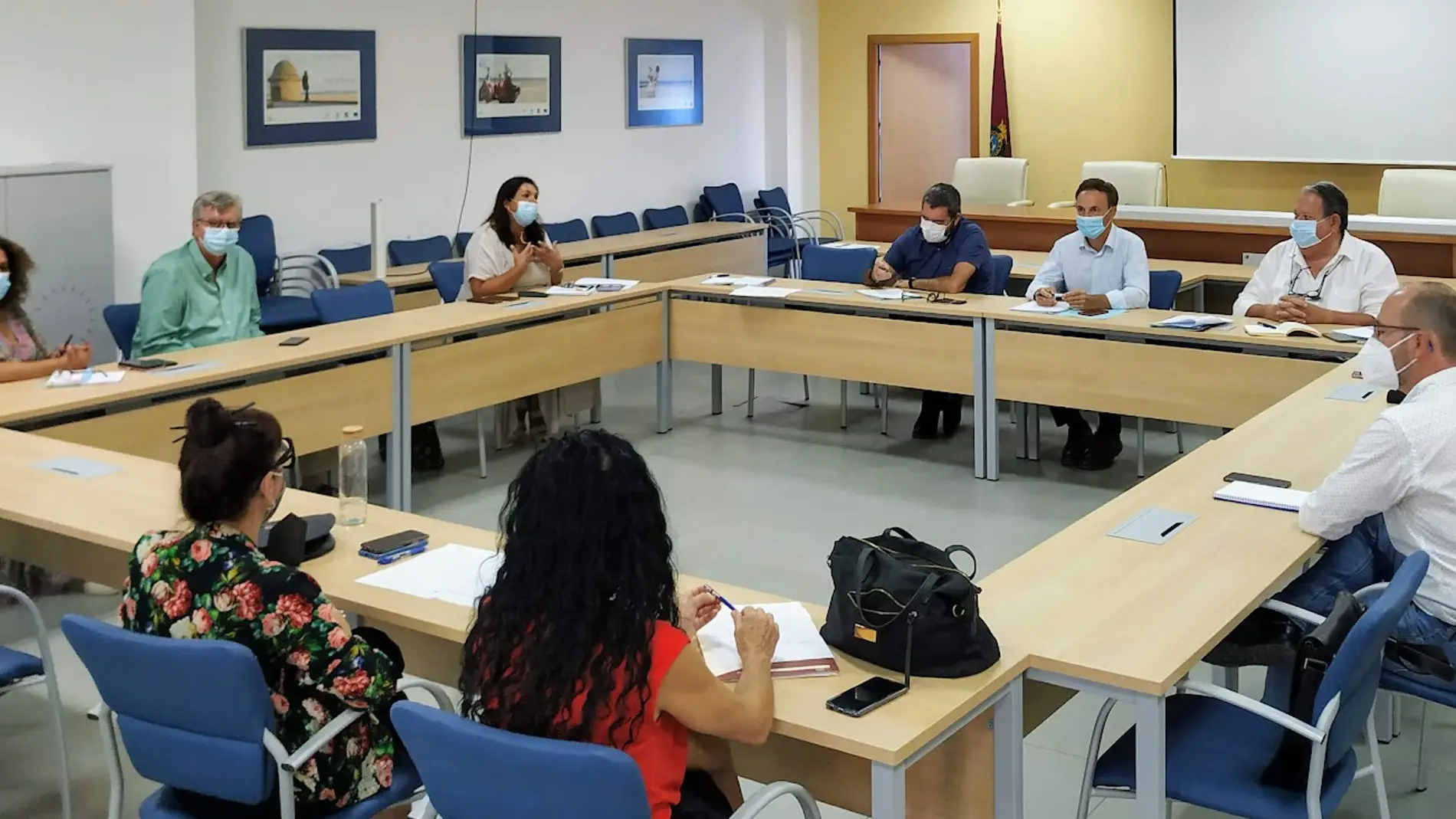Reunión en la sede de la Mancomunidad de Municipios de la Bahía de Cádiz