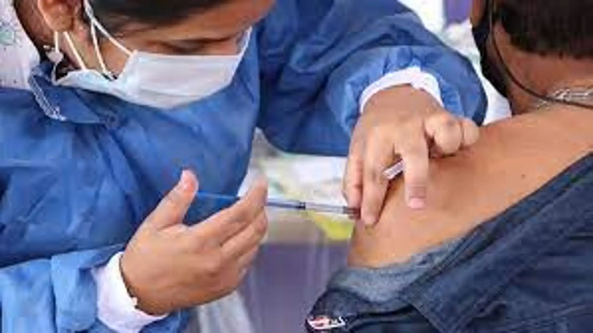 Cáceres alcanza el 80% de la población vacunada y descienden los contagios